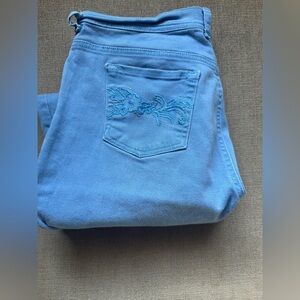 Gloria Vanderbilt Light Blue Cropped Jeans with Embroidery